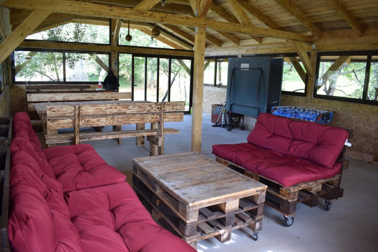 Hotel Viata La Tara Cerna à Cerna  Extérieur photo